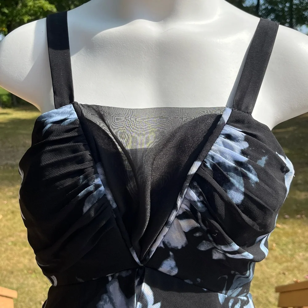 BCBGMaxAzria gorgeous & unique gown 12 - Picture 4 of 13